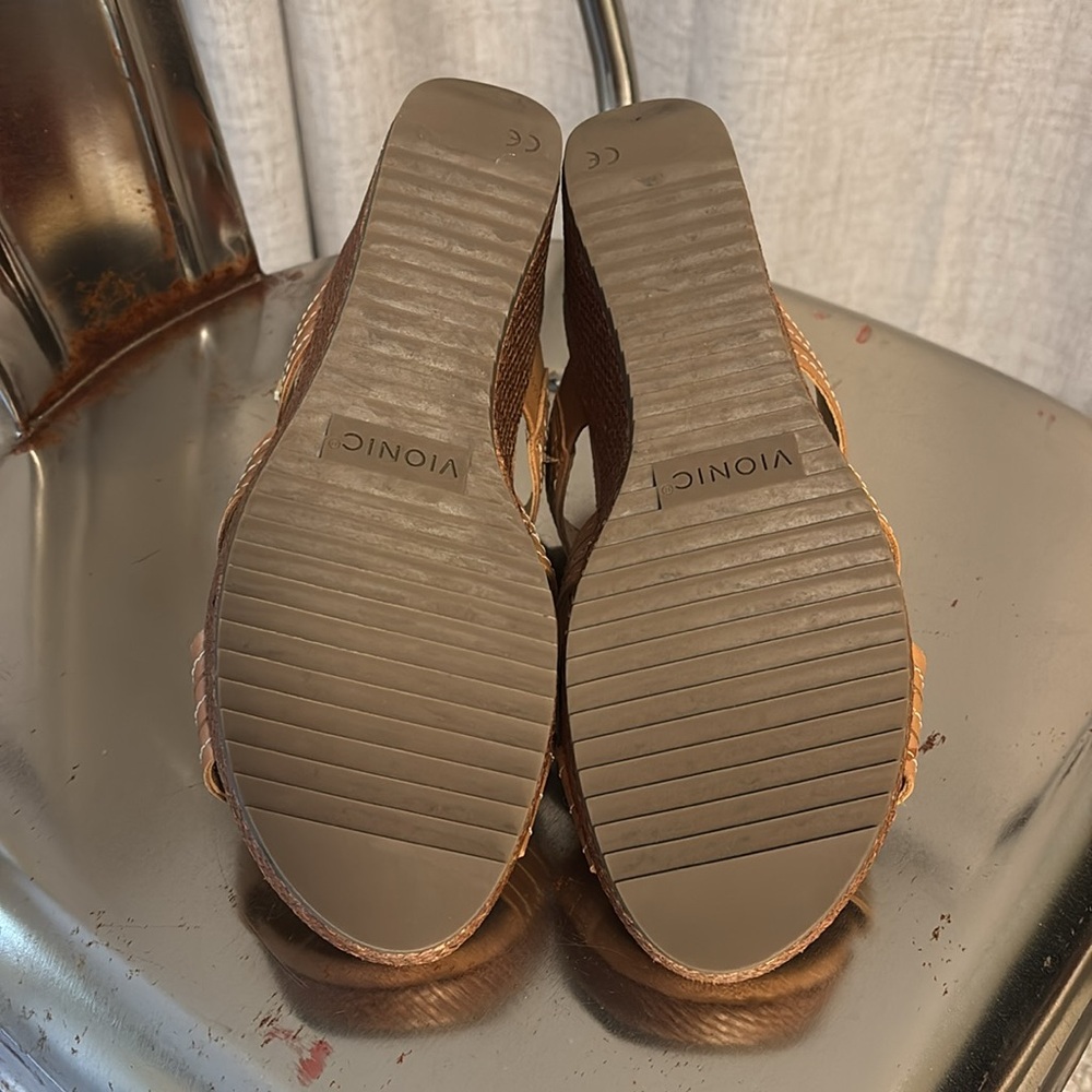 Vionic Sandal Wedges ( Leather upper) - Picture 5 of 6